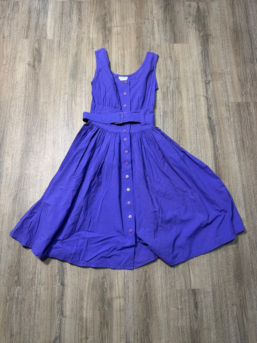 Vintage Women's Sleeveless Midi Dress with Matching Belt